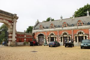 Cars and gardening vehicles in the Salomons Estate parking