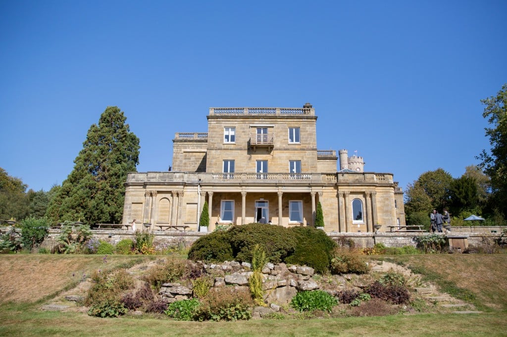 Front of Salomons estate