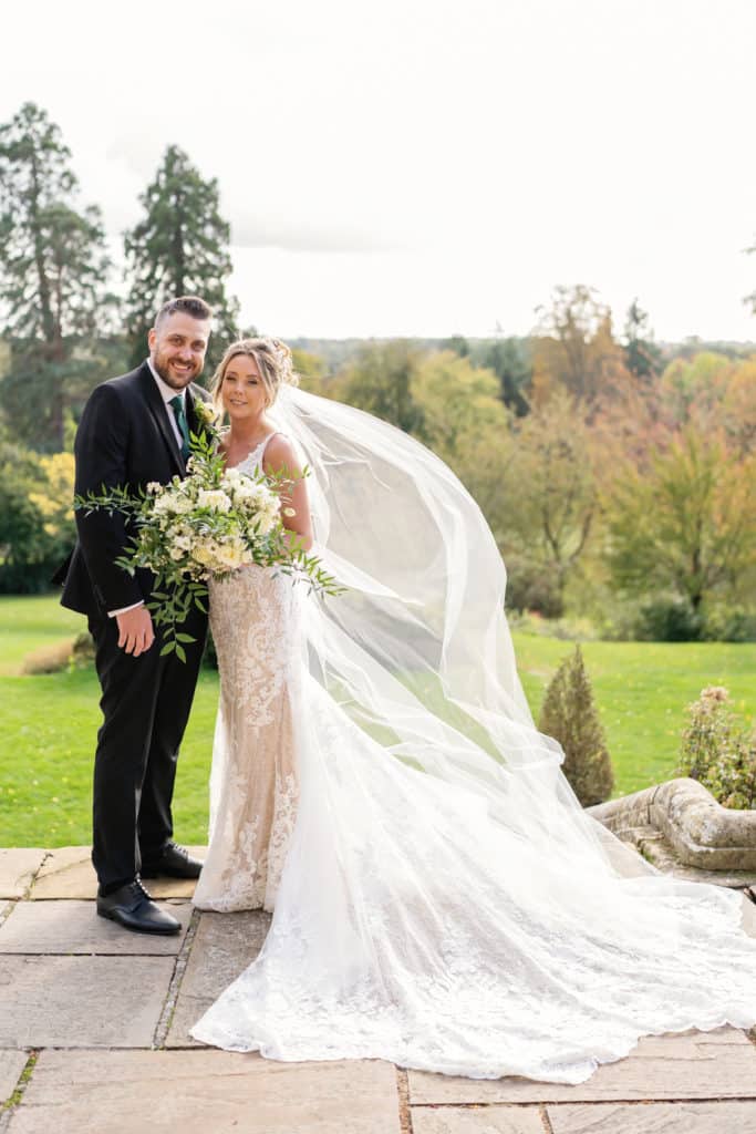 a newly wed couple at Salomons Estate